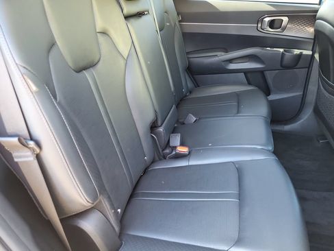 Certified 2025 Kia Sorento S w/ Panoramic Sunroof Package AWD/4WD image 19