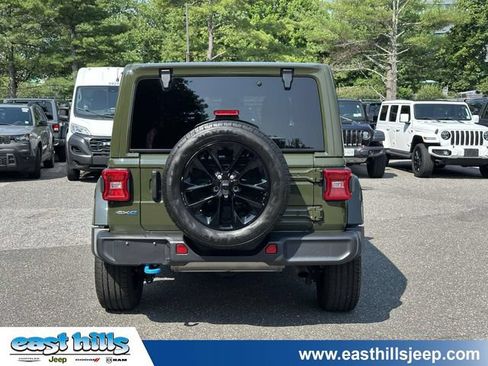 Used 2024 Jeep Wrangler Unlimited Sahara w/ Technology Group AWD/4WD image 3
