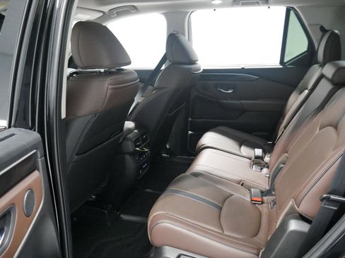 Used 2023 Honda Pilot Elite image 12