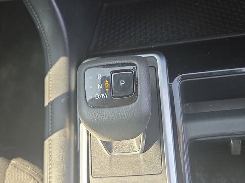 Used 2024 Nissan Pathfinder SV FWD image 16