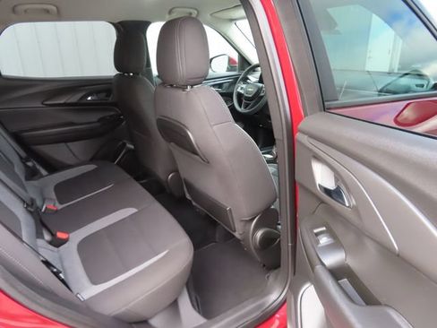 Used 2025 Chevrolet TrailBlazer LT AWD/4WD image 25