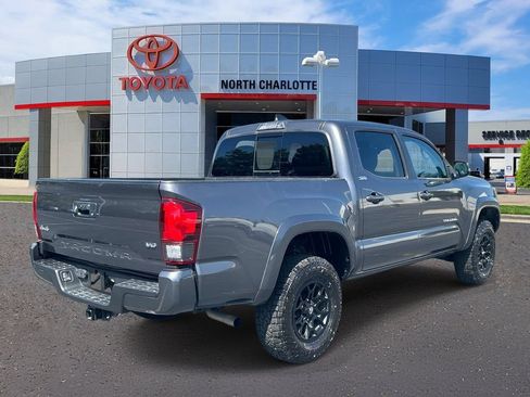 Used 2022 Toyota Tacoma SR5 w/ Technology Package AWD/4WD image 8