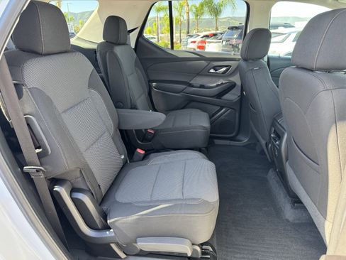 Used 2020 Chevrolet Traverse LT image 36