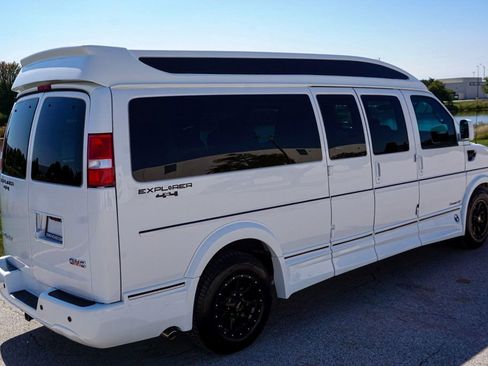 Used 2023 GMC Savana 2500 Extended image 28