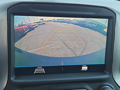 Used 2021 Chevrolet Silverado 1500 LT RWD image 18