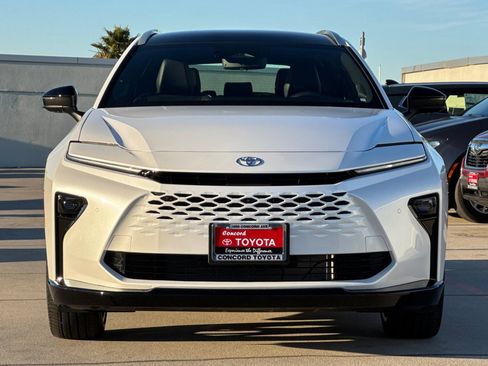 New 2026 Toyota Crown Signia image 5