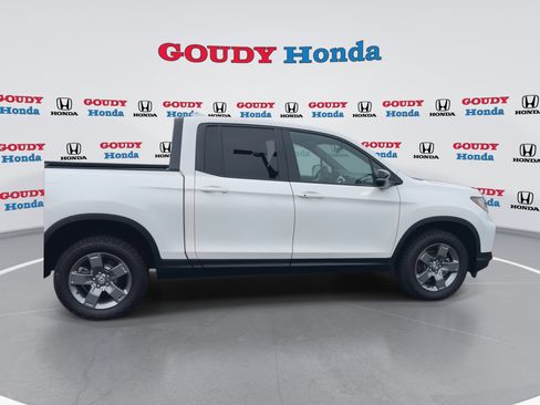 Used 2025 Honda Ridgeline TrailSport image 9