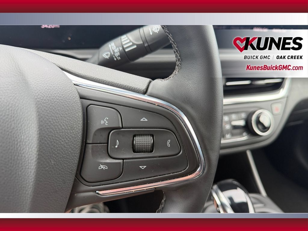 Used 2025 Buick Envista Sport Touring w/ Convenience I Package FWD image 17