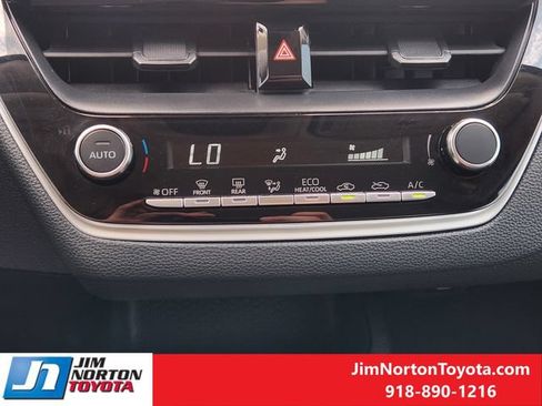 Used 2025 Toyota Corolla LE FWD image 19