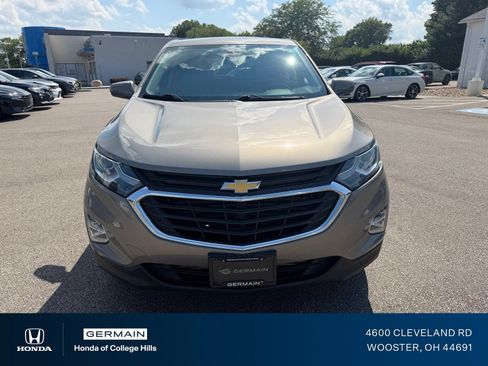 Used 2018 Chevrolet Equinox LT FWD image 2
