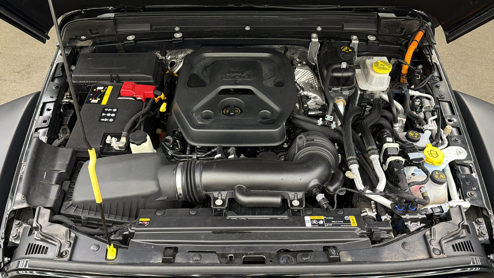 Used 2024 Jeep Wrangler Unlimited AWD/4WD image 16