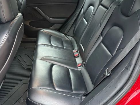 Used 2022 Tesla Model 3 Standard Range image 10