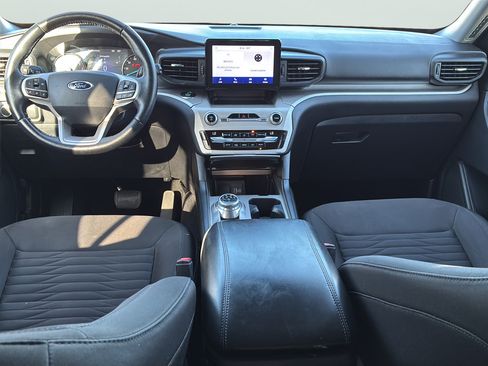 Used 2021 Ford Explorer XLT RWD image 18