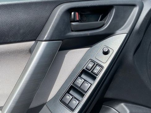 Used 2015 Subaru Forester 2.5i w/ Alloy Wheel Package image 18