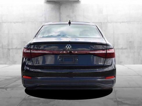 Certified 2025 Volkswagen Jetta SE w/ Sunroof Package FWD image 6