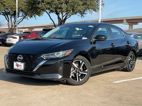 Used 2024 Nissan Sentra SV image 2