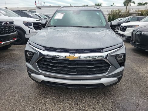 Used 2025 Chevrolet TrailBlazer LT image 3