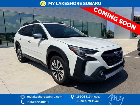 Certified 2025 Subaru Outback Touring AWD/4WD image 1