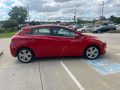 Used 2013 Hyundai Elantra GT w/ Touch & Go Pkg FWD image 5