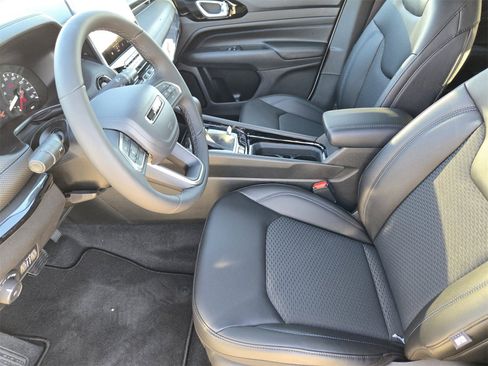 New 2026 Jeep Compass Latitude image 12