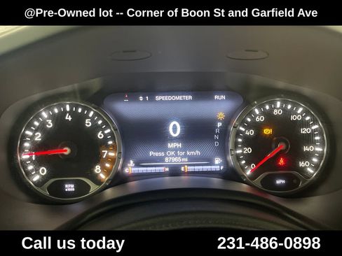 Used 2018 Jeep Renegade Limited w/ UConnect 8.4 Nav Group AWD/4WD image 23