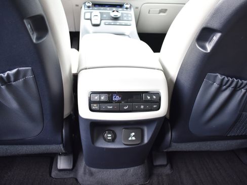 Used 2023 Hyundai Palisade Limited image 32