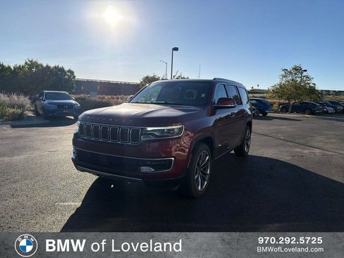 Used 2022 Jeep Wagoneer Series III w/ Premium Group I AWD/4WD image 1