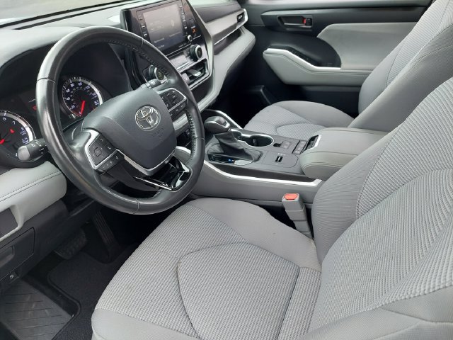 Certified 2020 Toyota Highlander LE FWD image 9