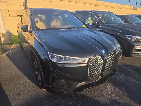 Used 2023 BMW iX xDrive50 w/ Sport Package AWD/4WD image 1