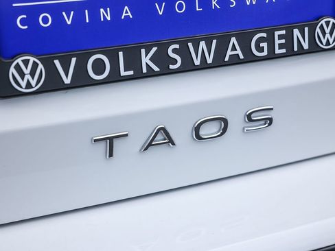 New 2025 Volkswagen Taos SE image 9