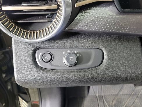 Used 2024 Chevrolet Trax ACTIV w/ Driver Confidence Package image 19