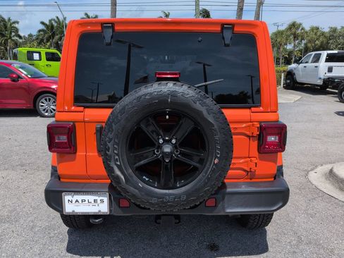 Used 2023 Jeep Wrangler Unlimited Sahara AWD/4WD image 6