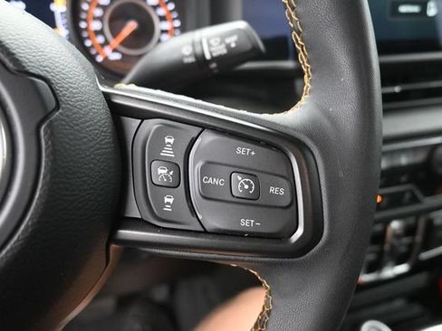 Used 2024 Jeep Gladiator Sport AWD/4WD image 19