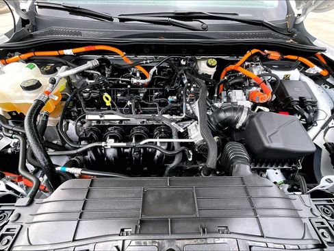 Used 2023 Ford Escape SE image 32