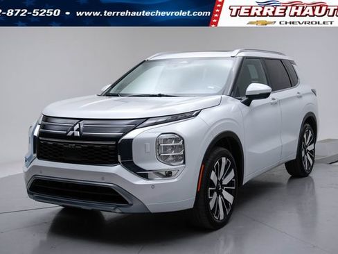 Used 2025 Mitsubishi Outlander SEL AWD/4WD image 1