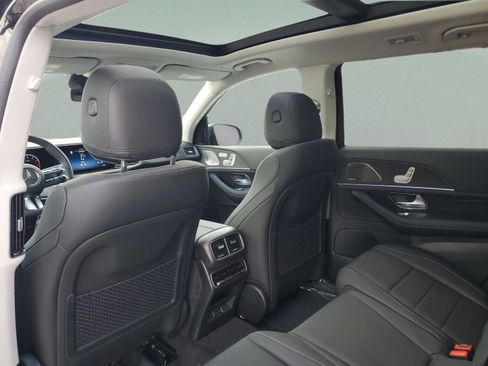 Certified 2026 Mercedes-Benz GLS 450 4MATIC image 8