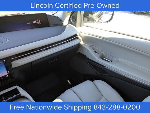 Certified 2025 Lincoln Navigator Reserve image 19
