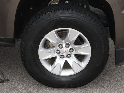 Used 2017 GMC Canyon SLE image 21