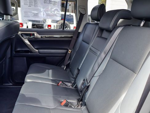 Used 2015 Lexus GX 460 w/ Comfort Package AWD/4WD image 17
