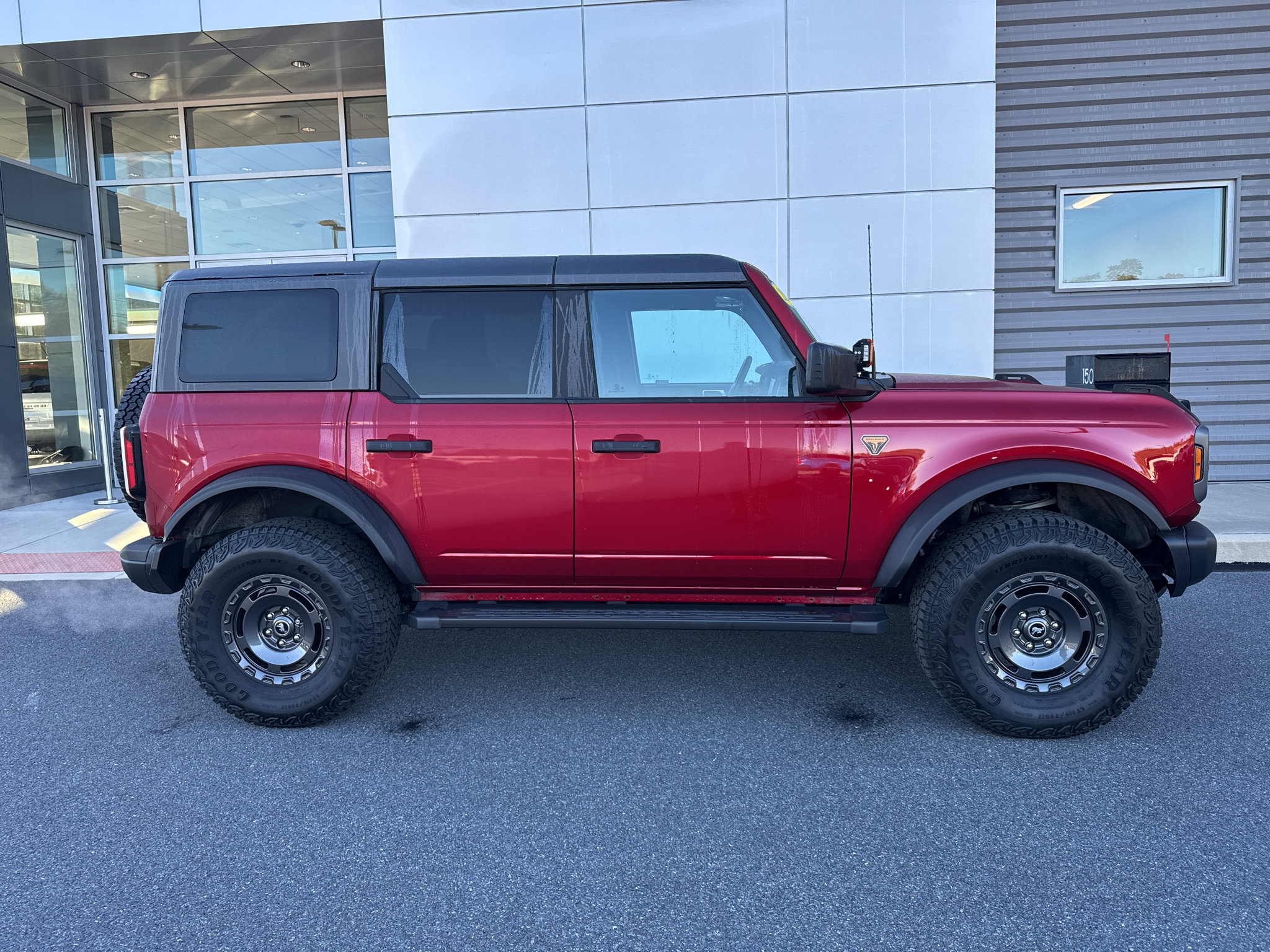 Used 2025 Ford Bronco Badlands w/ Sasquatch Package AWD/4WD image 14