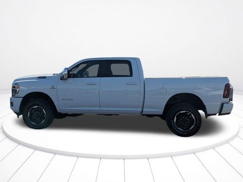 Used 2026 RAM 2500 Laramie AWD/4WD image 6