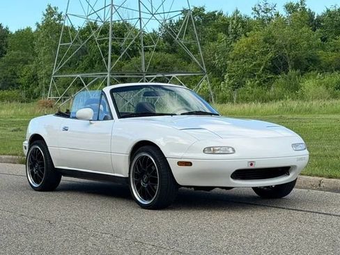 Used 1990 MAZDA MX-5 Miata RWD image 3