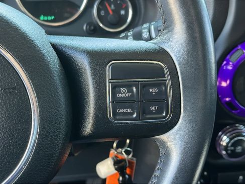 Used 2016 Jeep Wrangler Unlimited Sahara image 14