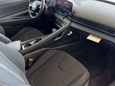 New 2025 Hyundai Elantra SEL w/ Cargo Package image 15