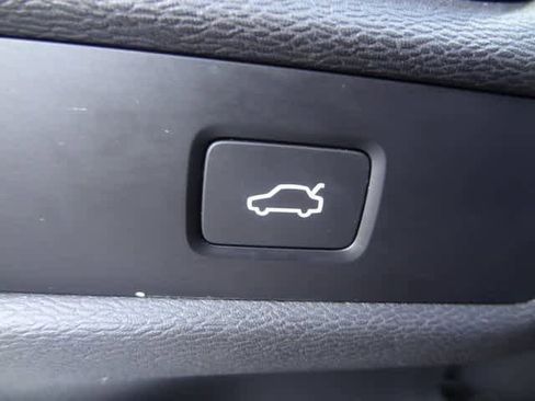 Used 2024 Volvo S60 B5 Plus image 17