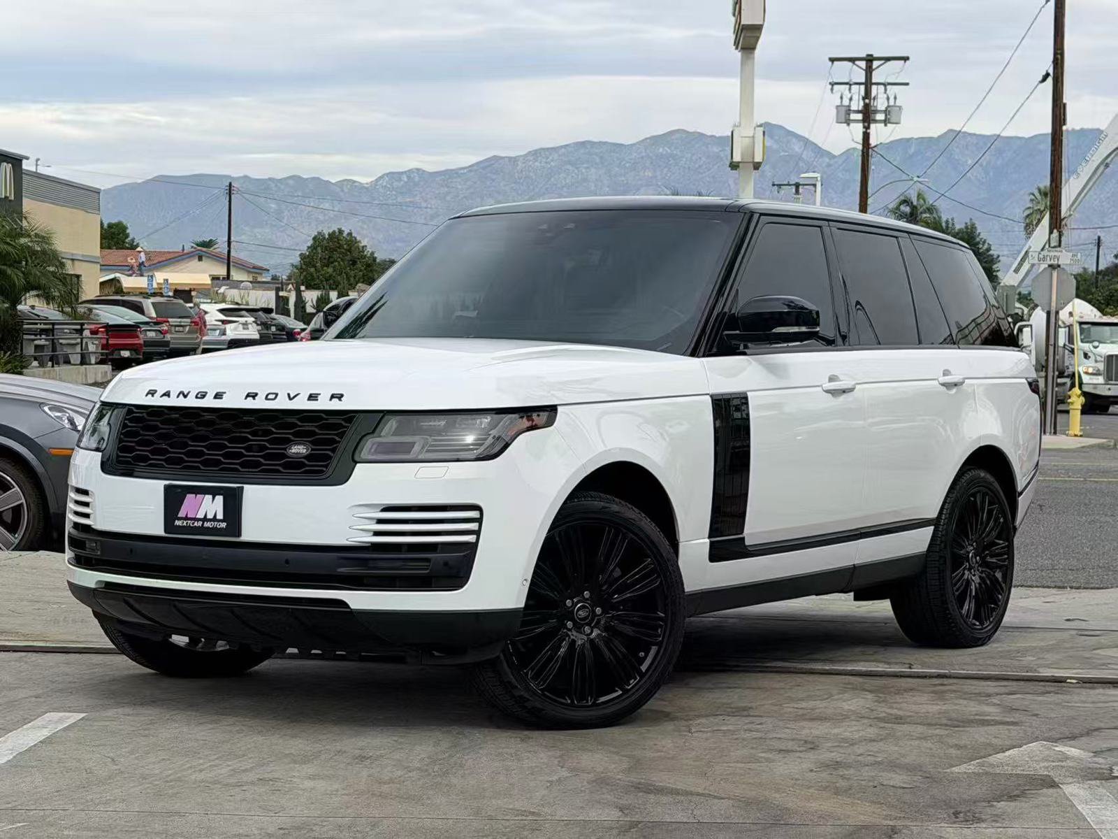 Used 2021 Land Rover Range Rover P525 Westminster Edition AWD/4WD image 2