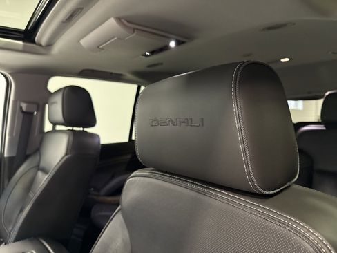 Used 2019 GMC Yukon Denali w/ Denali Ultimate Package image 37