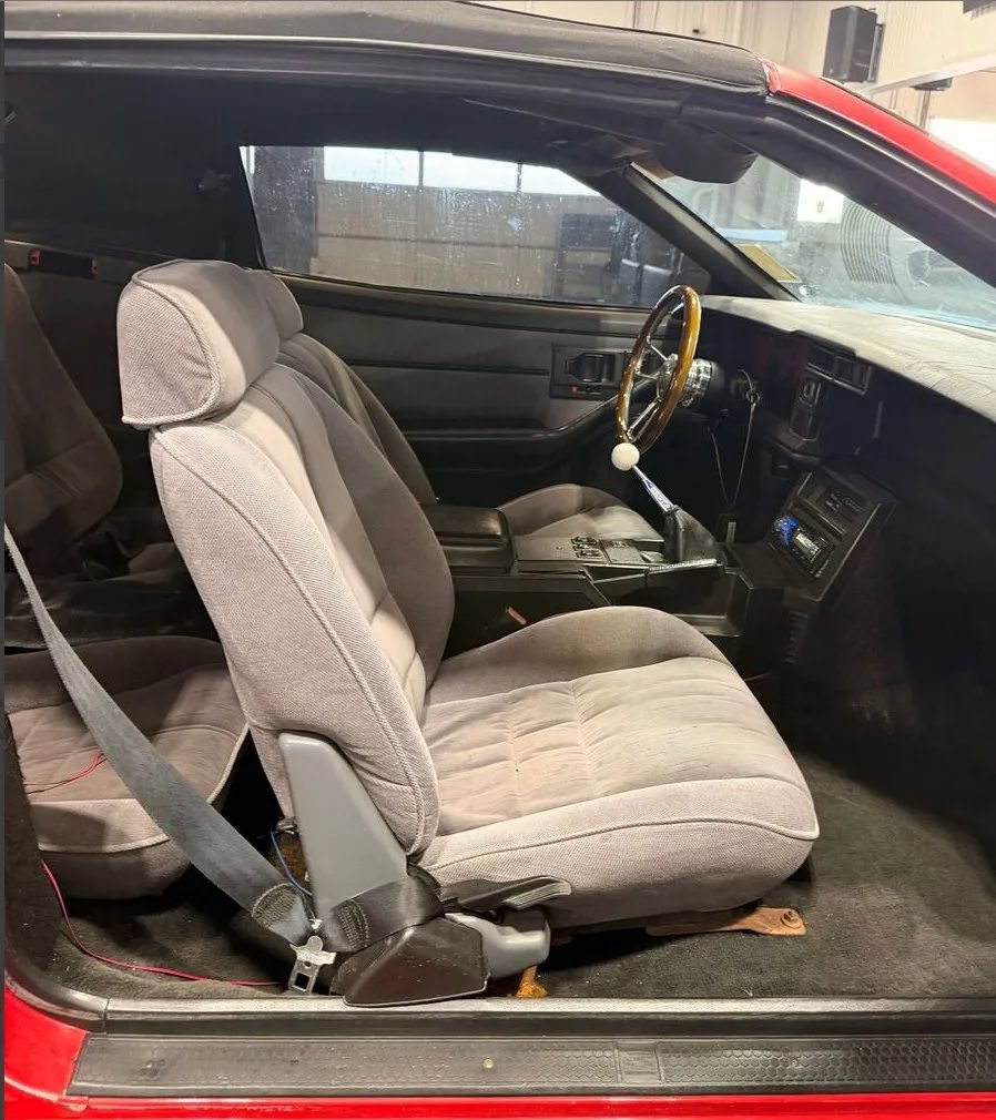 Used 1991 Chevrolet Camaro Z28 RWD image 14