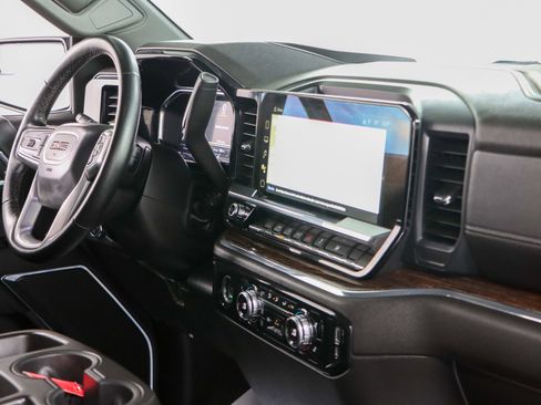 Used 2024 GMC Sierra 1500 SLE image 27