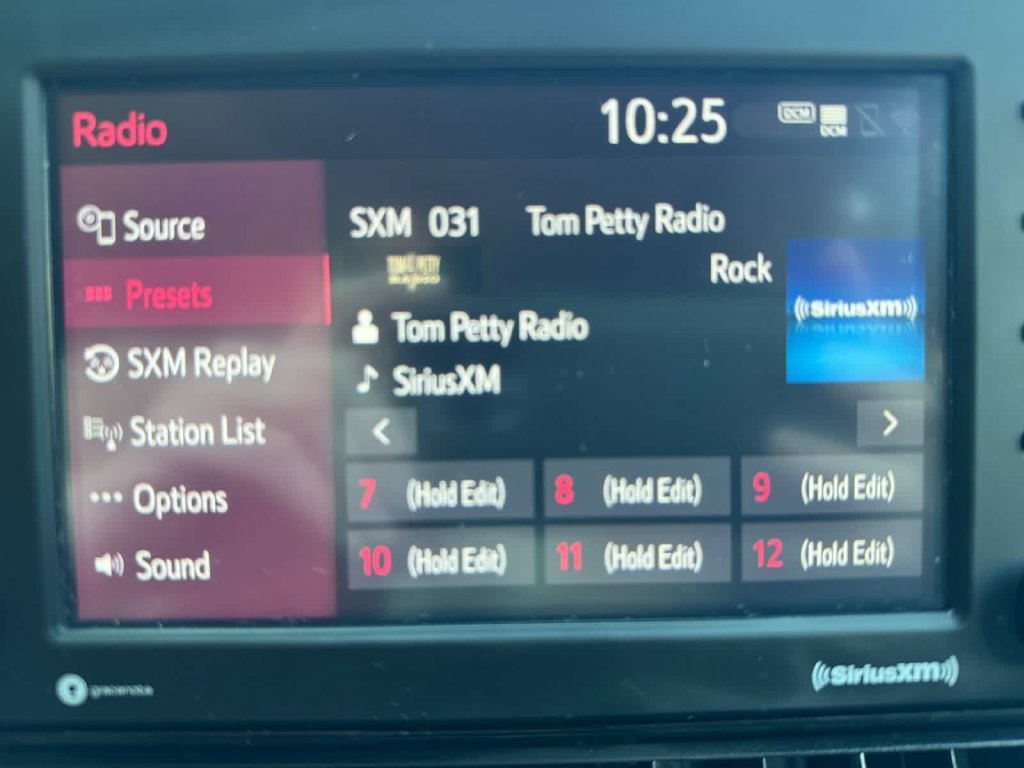 Used 2021 Toyota RAV4 XLE w/ Convenience Package AWD/4WD image 29
